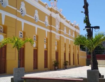 Belo edifício antigo em Fortaleza