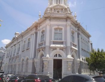 Tour mostrando edifícios antigos no centro de Fortaleza