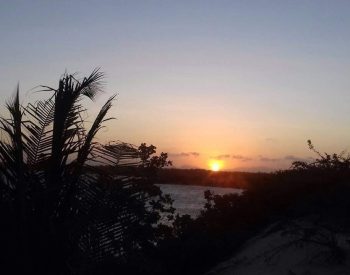 Belo pôr do sol visto das dunas da Prainha